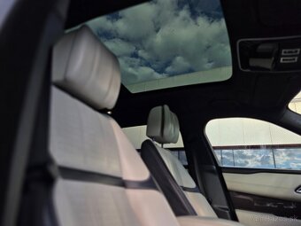 Range Rover Velar R-DYNAMIC 3.0d - 7
