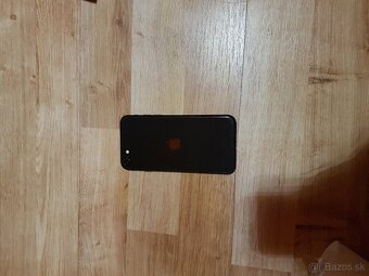 Iphone SE 2020 - 7