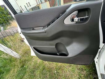 Predám Nissan Navara - 7