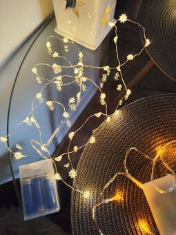 Domček svietnik a LED reťaze - 7