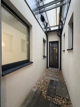 Komerčné priestory na prenájom 105 m2 + 2x parkovacie státie - 7