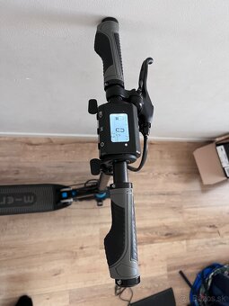 Elektrická kolobežka Micro Merlin X4 Black - 7