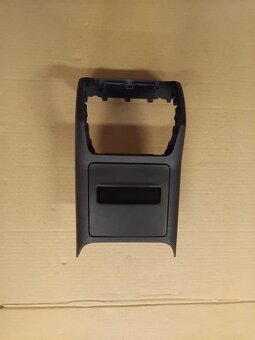 zadný displej, popolník Superb 3 - 7