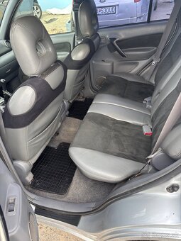 Toyota Rav4 - 7