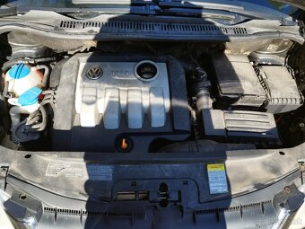 VOLKSWAGEN TOURAN - 7