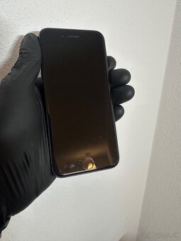 iPhone 8 64 GB - 7