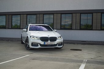 BMW Rad 7 740d xDrive A/T - 7
