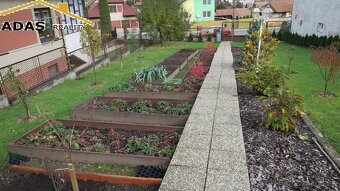 Ponúkame na predaj kompletne zrekonštruovanýrodinný dom v S - 7