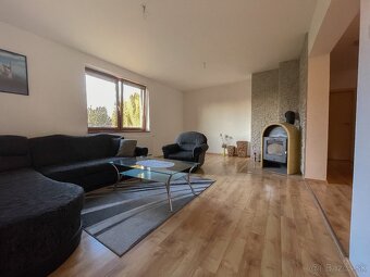 Moderný bungalov v tichej lokalite s krásnym pozemkom - 7
