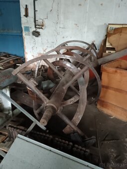 Nepotrebné regále, predajný trhový pult, šrotovník - 7