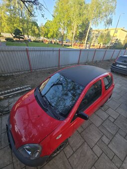 Toyota yaris 1.0 - 7