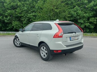 Volvo XC60 D5 AWD Momentum Geartronic - 7