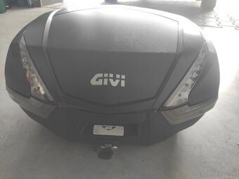 Zadný kufor givi - 7