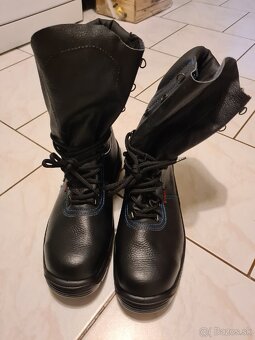 Pracovna obuv 45 - 7