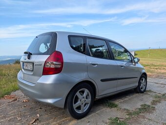 Predám auto značky Honda Jazz 1,4i LS CVT automat - 7