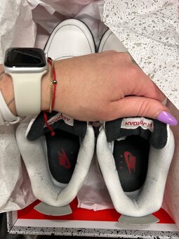 Nike Air Jordan 4 Retro - 7