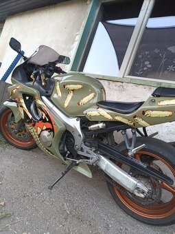 hond cbr F4 - 7