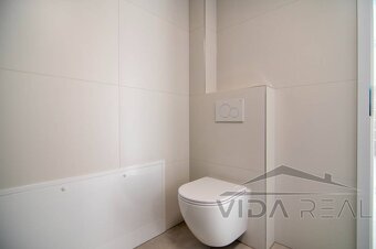 Na prenájom 4-izbový byt s predzáhradkou v modernom rodinnom - 7
