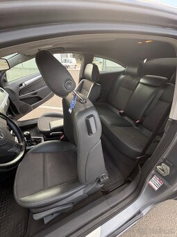 Opel Astra H GTC - 7