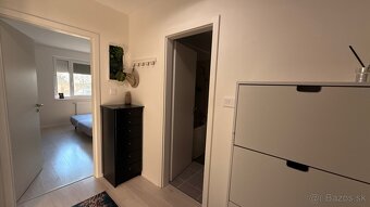 Kompletne zariadený 2-izbový byt s predzáhradkou – Rajka - 7