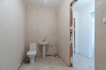 NA PREDAJ JEDNOPODLAŽNÝ 3 IZBOVÝ RODINNÝ DOM SO ZÁHRADOU | K - 7