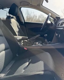 Mazda 3 2.0 Skypassion 120K - 7