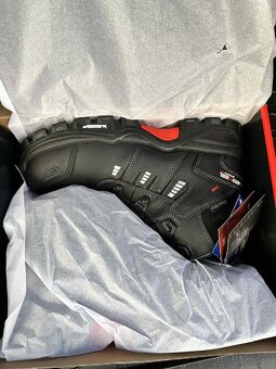 VM Footwear BUFFALO S3
Bezpečnostná obuv bez kovových častí - 7