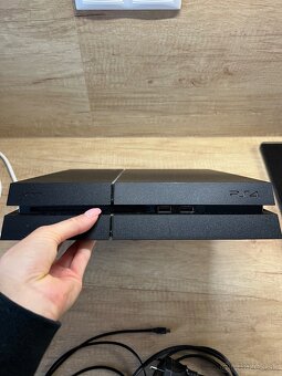 PlayStation 4 (PS4) - 7