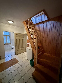 VKUSNE REKONŠTRUOVANÁ S CITOM ZARIADENÁ SLNKOM ZALIATA CHATA - 7