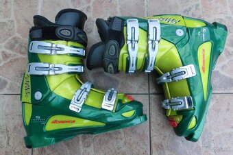 Lyžiarky Nordica a Lowa . - 7