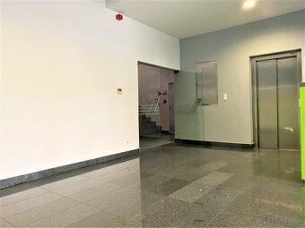 Kompaktná kancelária - 23 m2 pri Auparku - 7