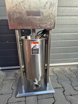 ELEKTRICKÁ PLNIČKA KLOBÁS 10 L SILNÁ PROFI - 7