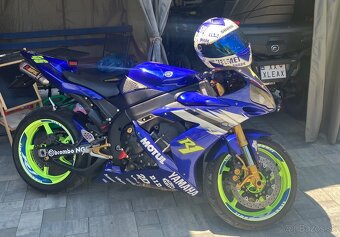 Yamaha R1 - 7
