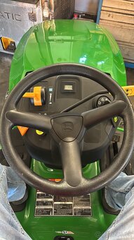 John Deere s100 nová - 7