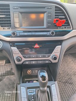 Hyundai Elantra - 7