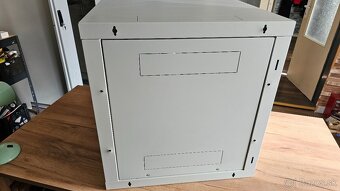 Triton 19" závesný rack 12U/600mm RBA, sivý - 7
