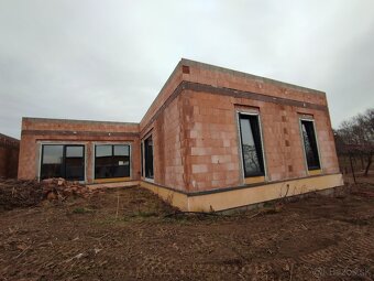 5-izbovy rodinný dom 15 minút od NR - 7