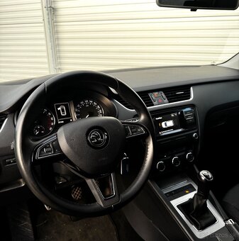 Škoda Octavia III Combi 2.0 TDi - 2016 - 110 kW - 7