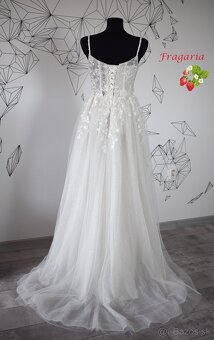 Nové krásne svadobné šaty Fragaria s odnímateľnými rukávmi - 7