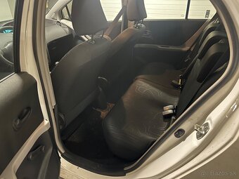 Predám Tyota Yaris 1.0 5D - 7