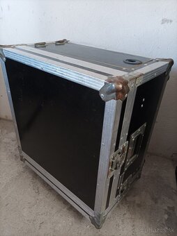 Rack s mixom a zosilňovačom - 7