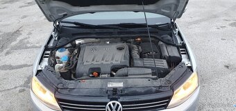 Volkswagen Jetta 2,0 TDI Highline manuál - 7
