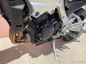 Suzuki GSR 600 - 7