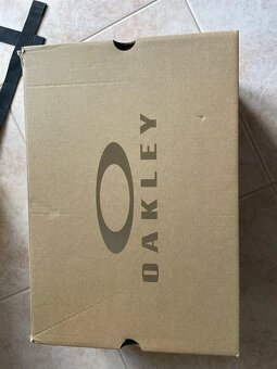 Rezervácia Tenisky Oakley Light Breathe EU42.5 - 7