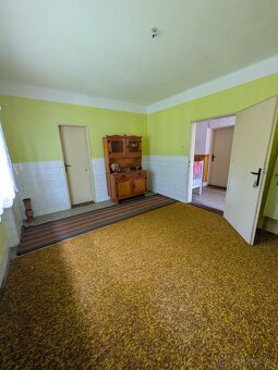 Predaj rodinného domu na polosamote s veľkým pozemkom - 7