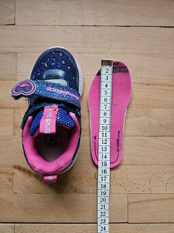 Topánky veľ. 23, 2x - 7