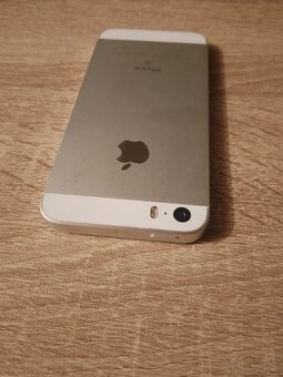 iPhone SE 1.generacie 2016 / 64GB Silver Pekný stav - 7