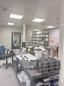 POMOCNÍ PRACOVNÍCI - HOLANDSKO - 18,50 EUR - 7