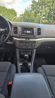 Predám Volkswagen Sharan 2.0tdi - 7