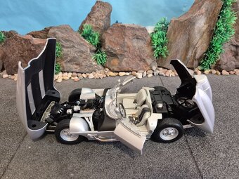 Prodám model 1:18 Chevrolet corvette stingray 1959 Autoart - 7